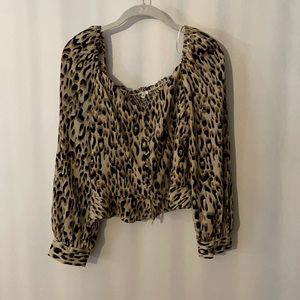 Leopard blouse with smocked back closure